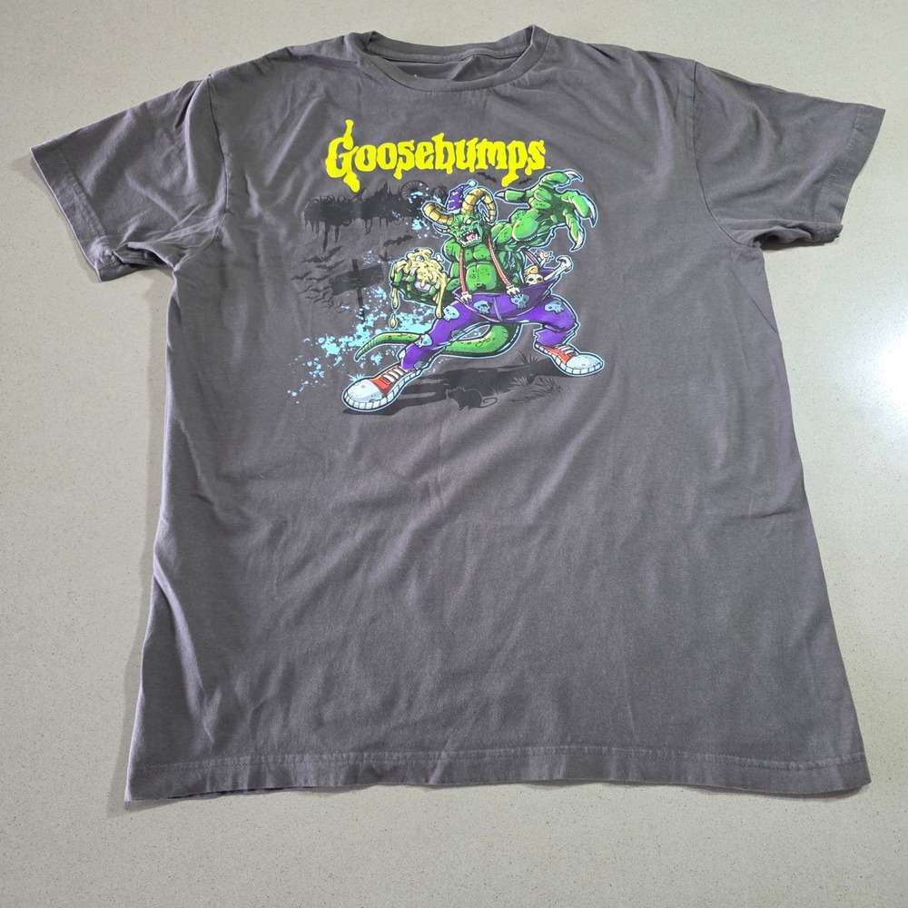 Goosebumps x GeekFuel Exclusive Monster Graphic T-Shirt Gray Mens Large L